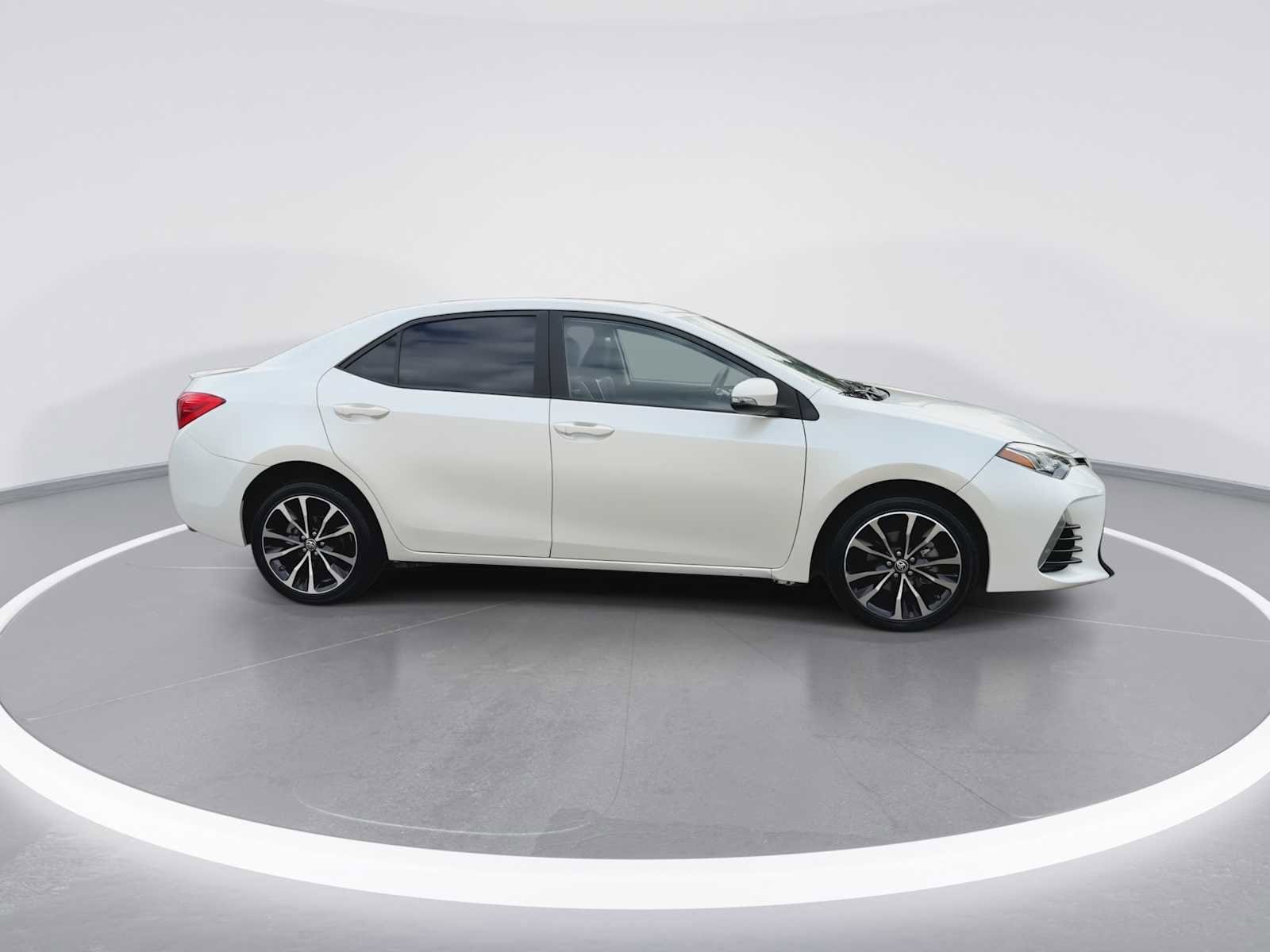 Thumbnail: 2017 Toyota Corolla - 9