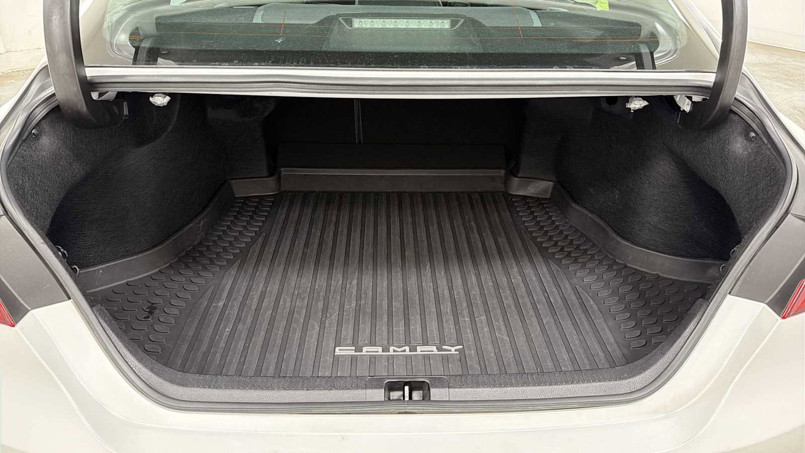 Thumbnail: 2018 Toyota Camry - 27