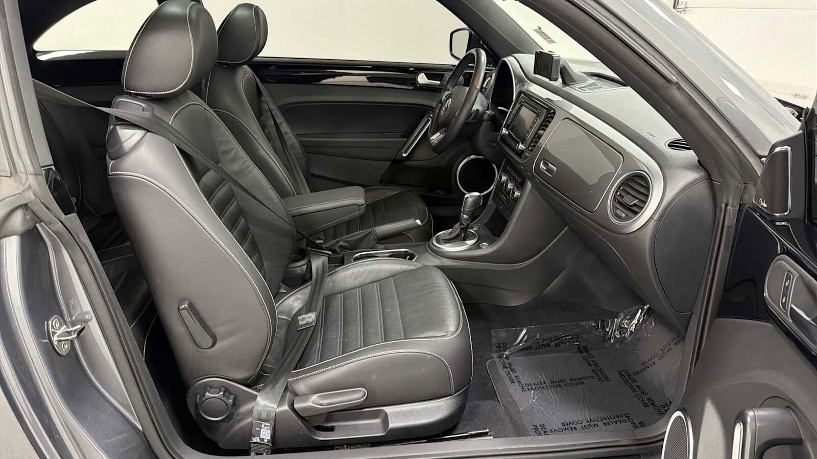 Thumbnail: 2014 Volkswagen Beetle - 31