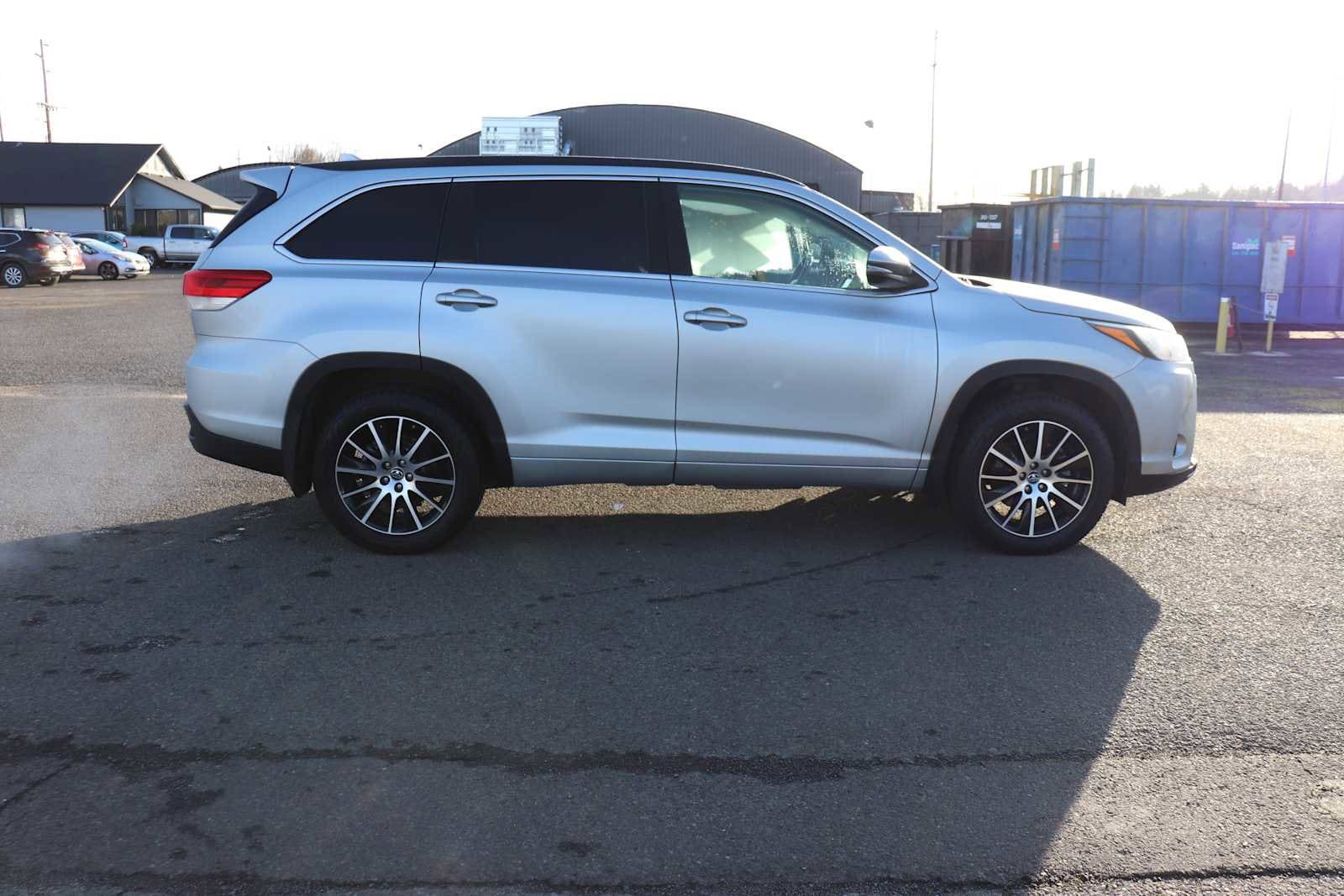 Thumbnail: 2018 Toyota Highlander - 4