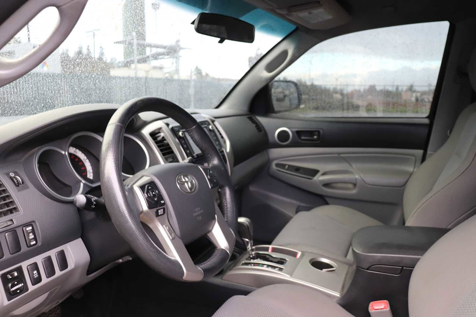 Thumbnail: 2014 Toyota Tacoma - 10