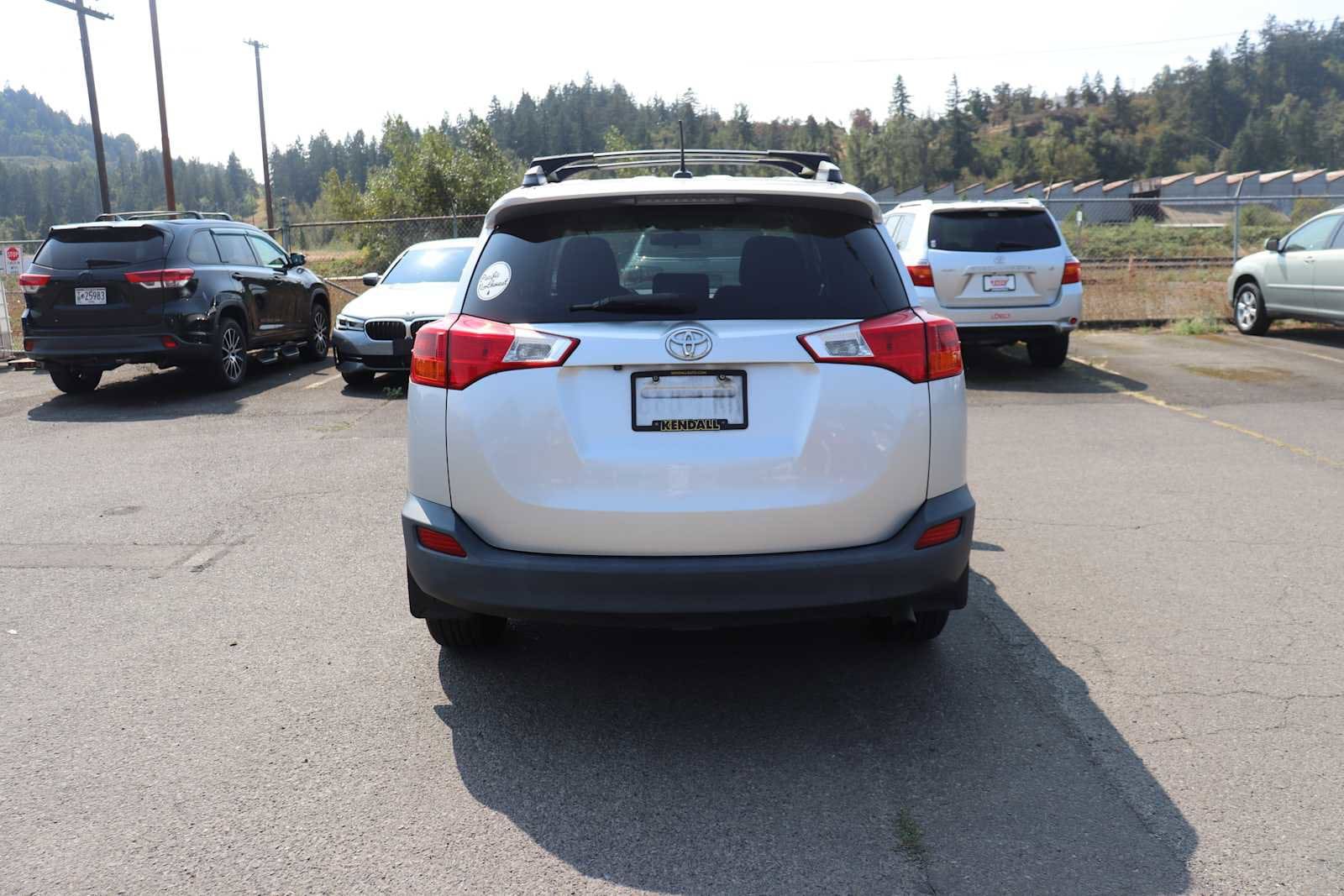 Thumbnail: 2015 Toyota RAV4 - 6
