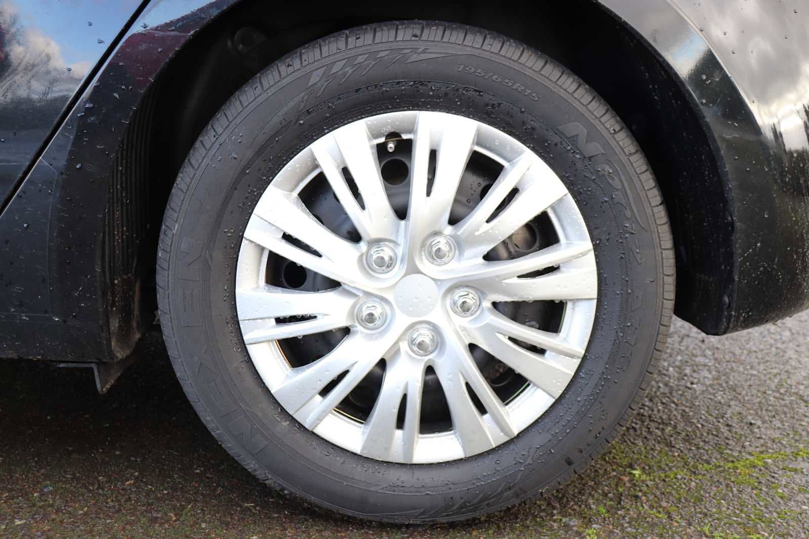 Thumbnail: 2017 Kia Forte - 9