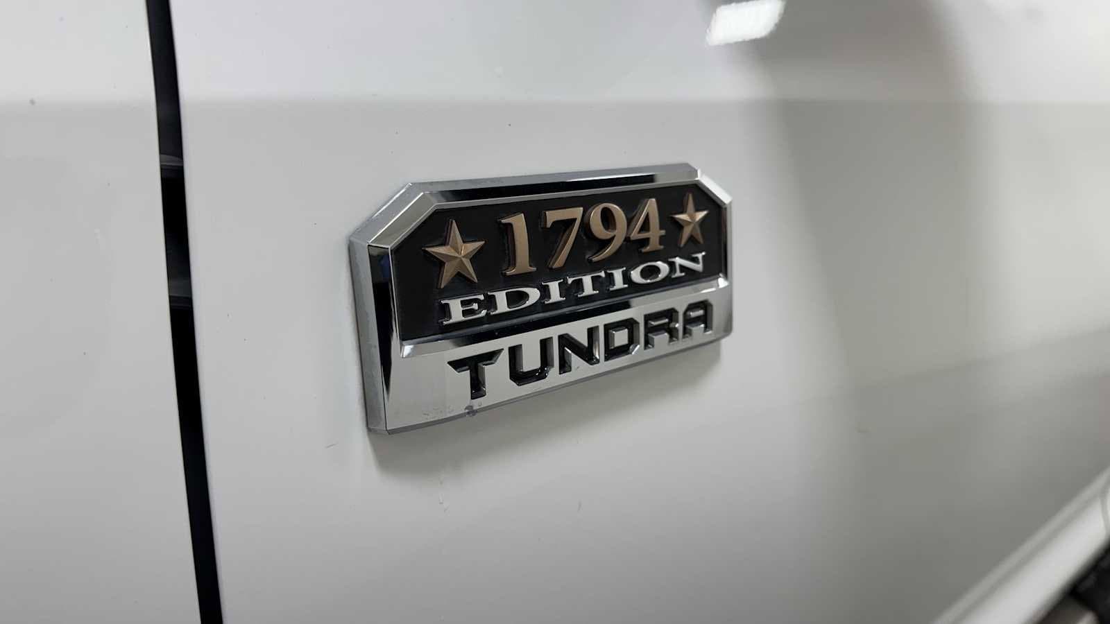 Thumbnail: 2014 Toyota Tundra - 28