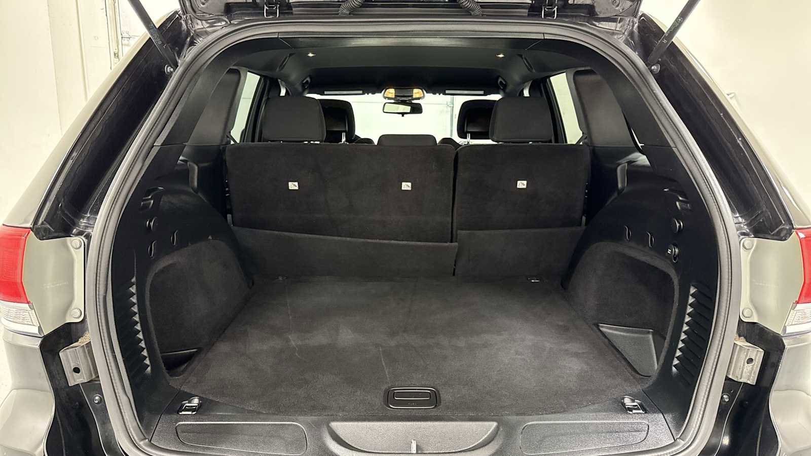 Thumbnail: 2016 Jeep Grand Cherokee - 26