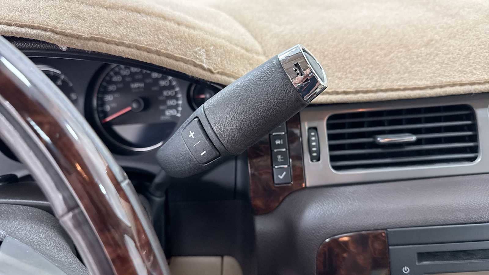 Thumbnail: 2014 GMC Yukon - 22