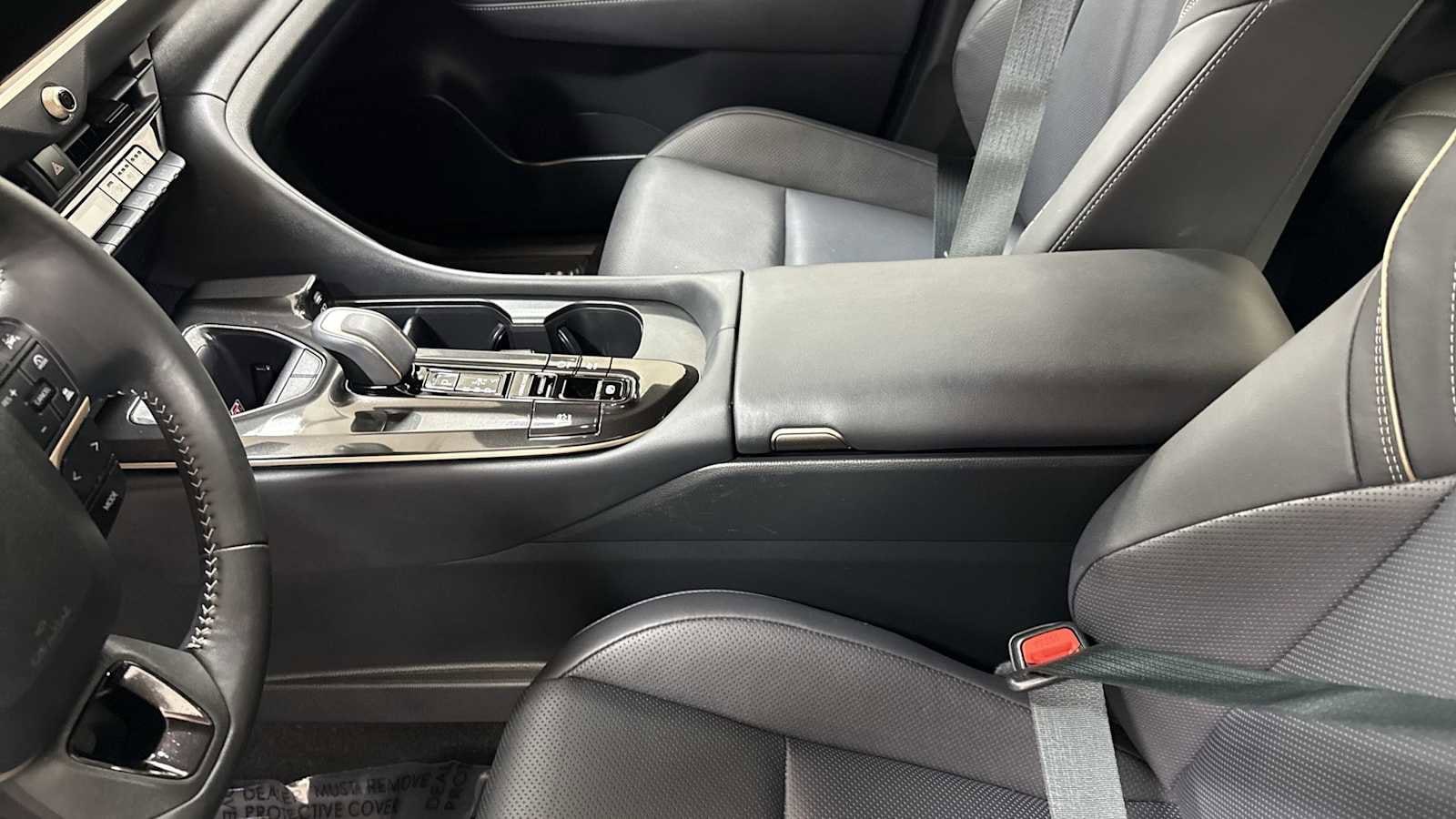 Thumbnail: 2025 Toyota Crown Signia - 23