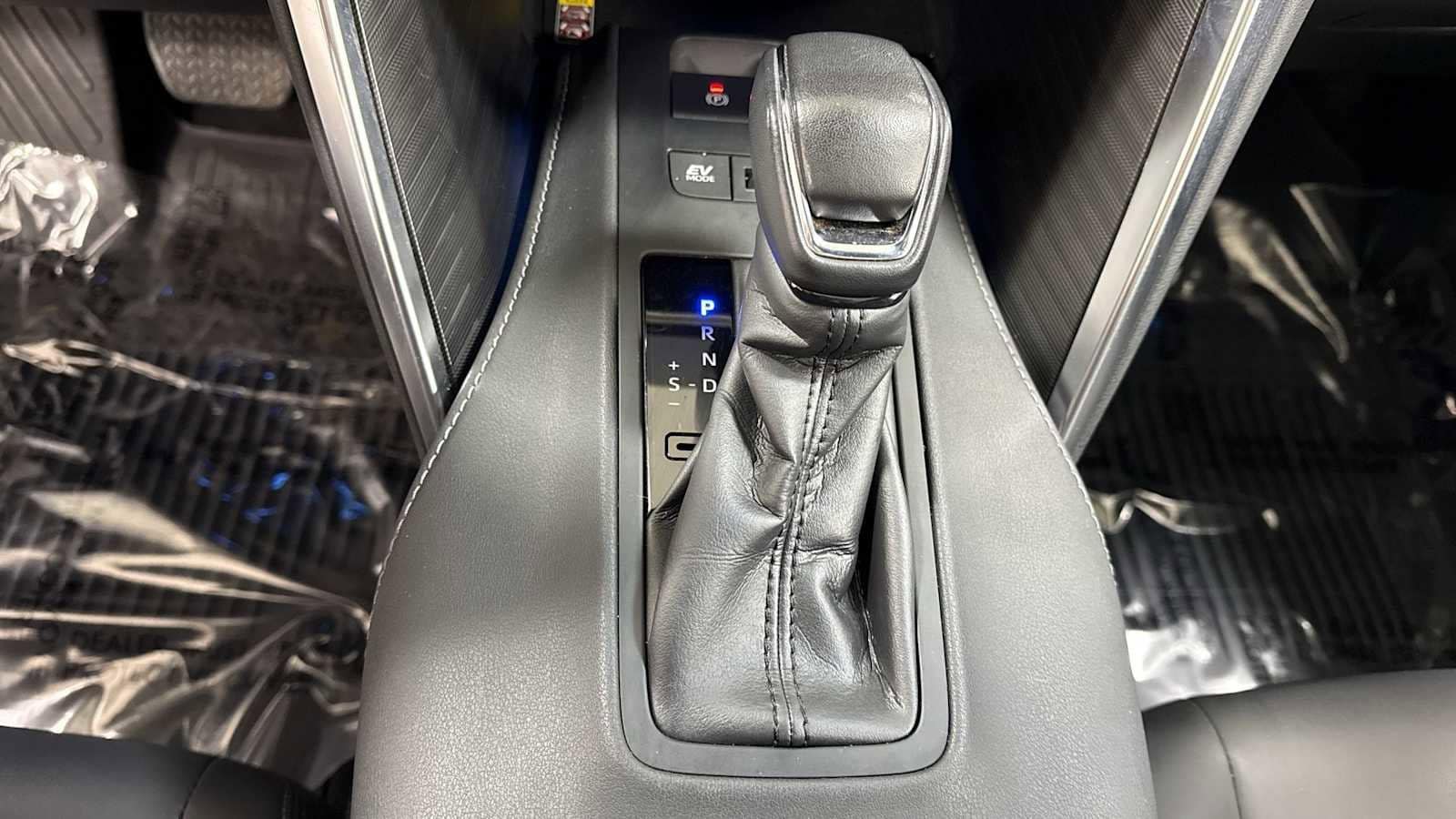 Thumbnail: 2023 Toyota Venza - 22