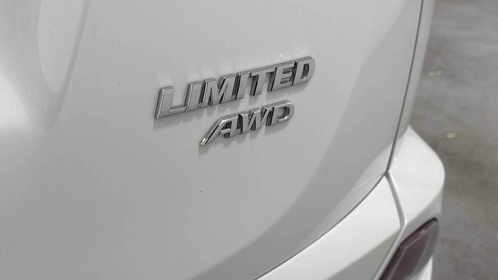 Thumbnail: 2018 Toyota RAV4 - 29