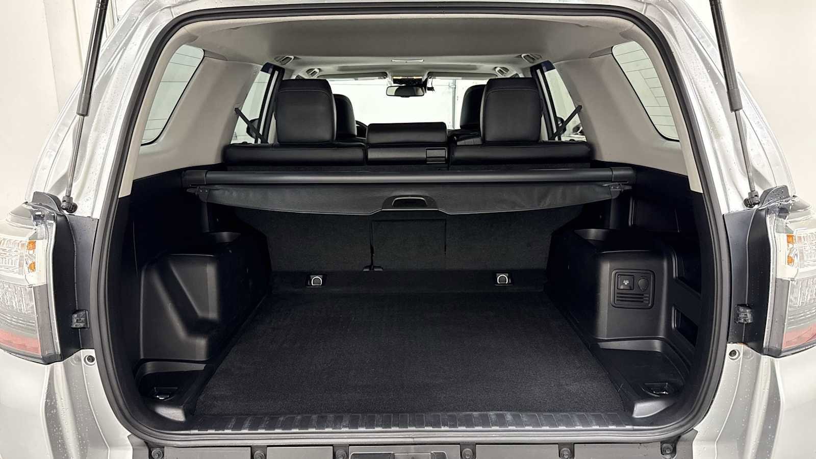 Thumbnail: 2022 Toyota 4Runner - 28