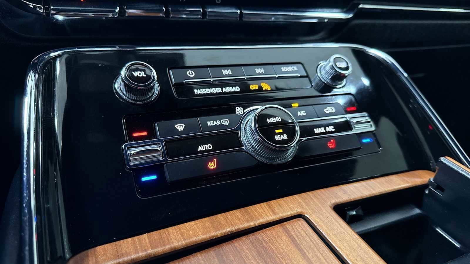 Thumbnail: 2019 Lincoln Navigator - 21