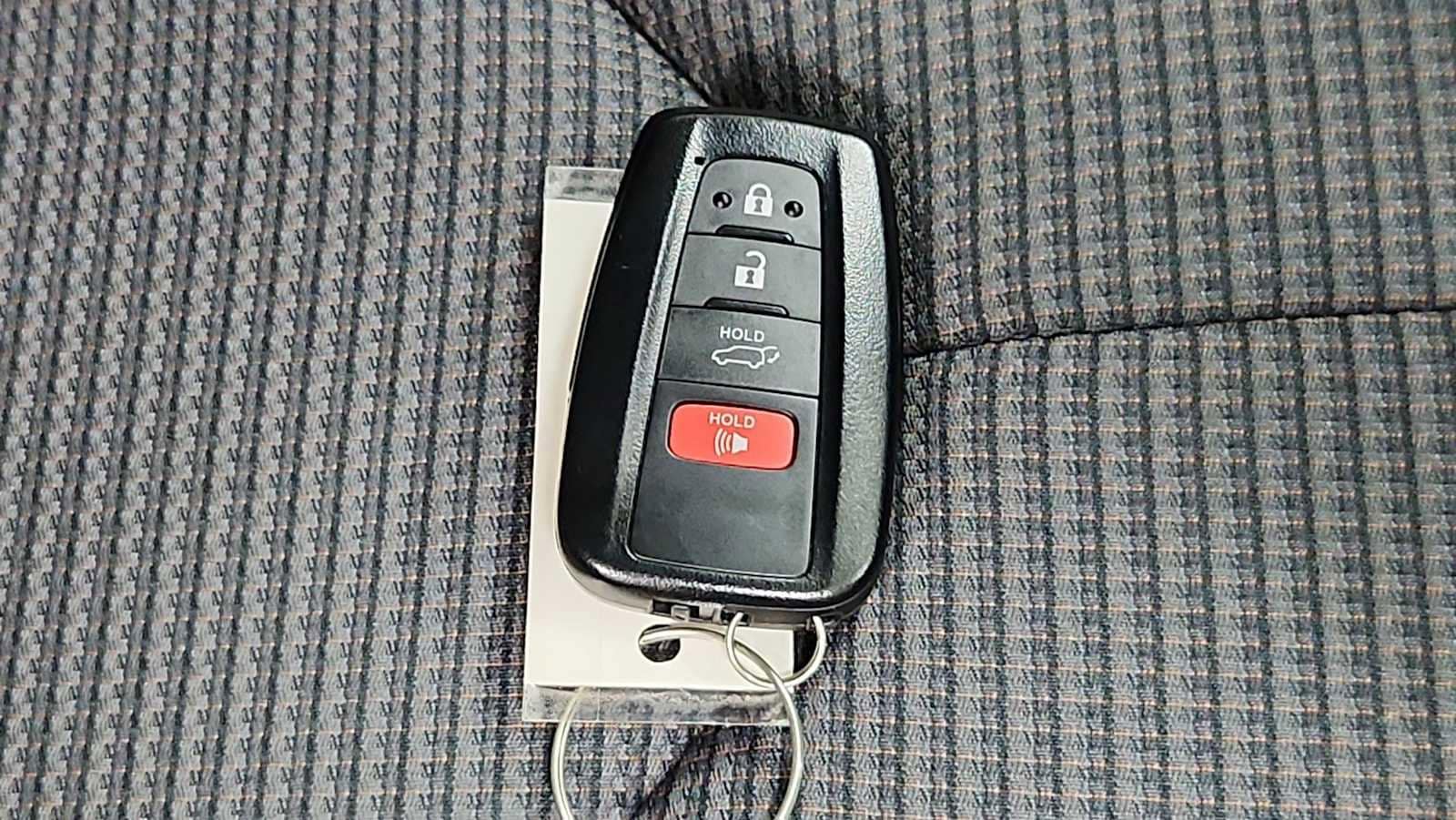 Thumbnail: 2021 Toyota Highlander - 32