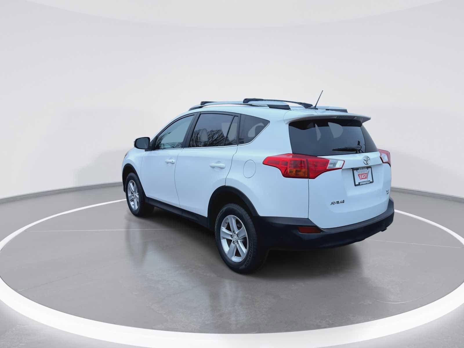 Thumbnail: 2013 Toyota RAV4 - 6