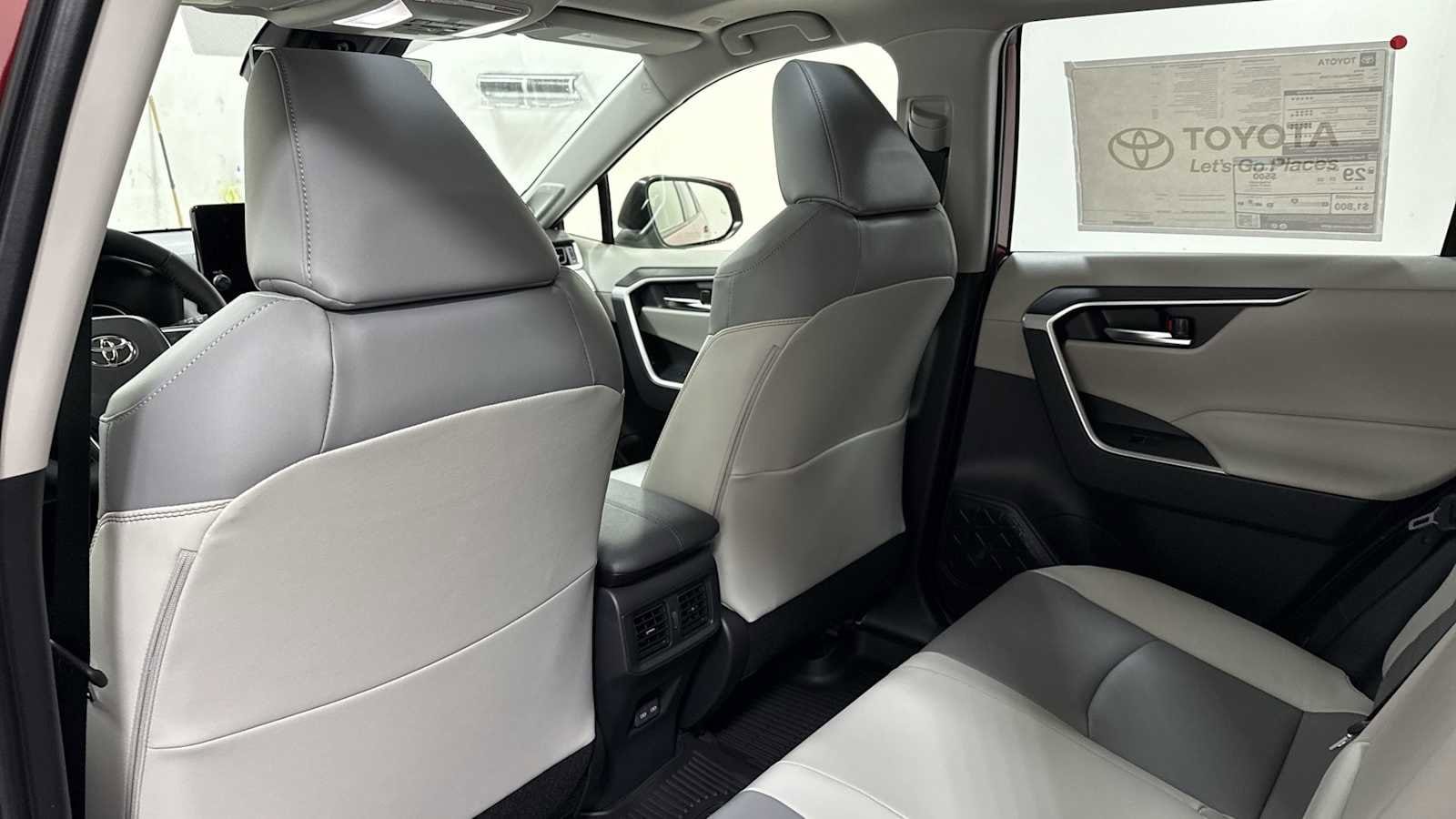 Thumbnail: 2025 Toyota RAV4 - 26