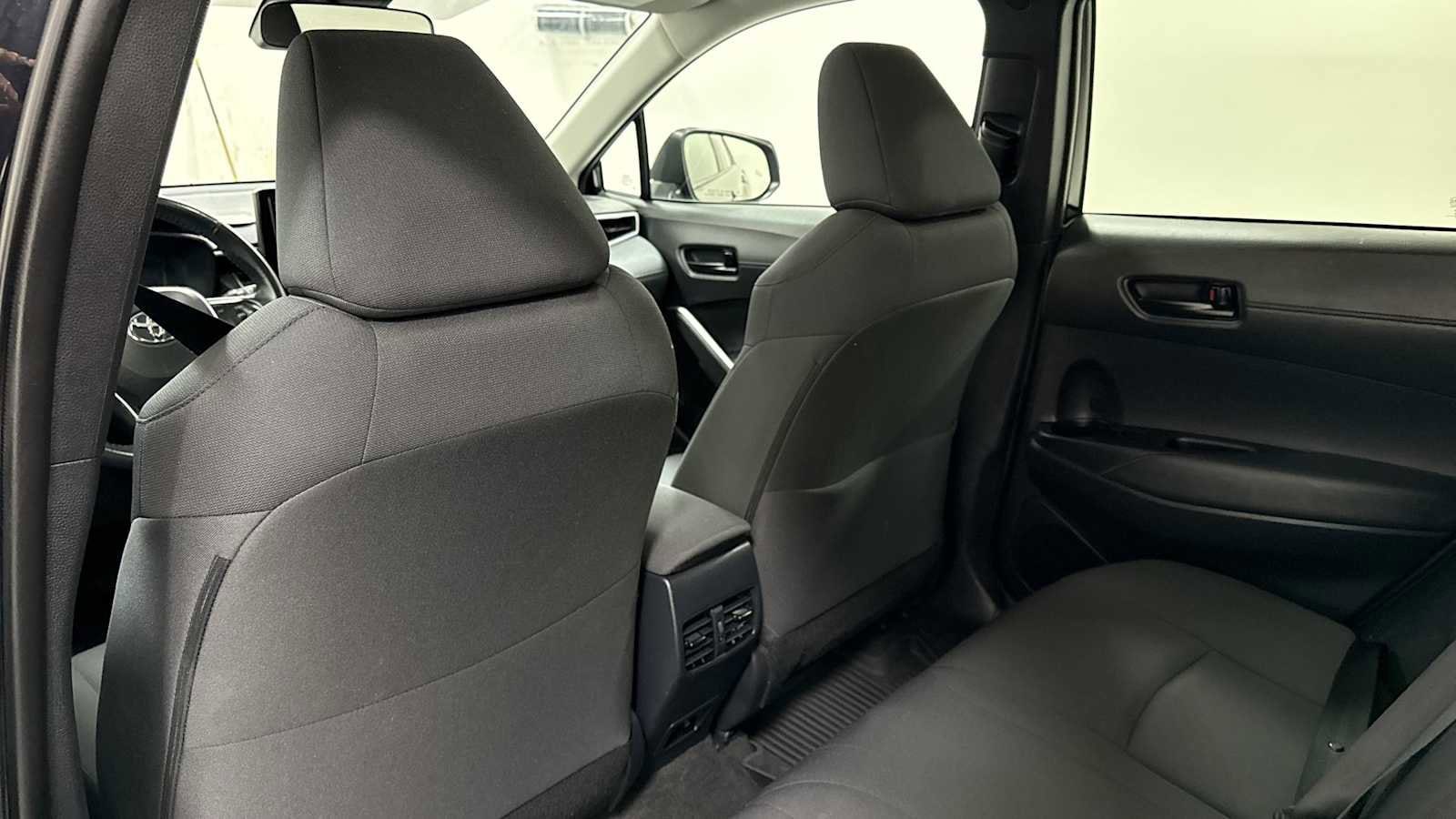 Thumbnail: 2022 Toyota Corolla Cross - 25