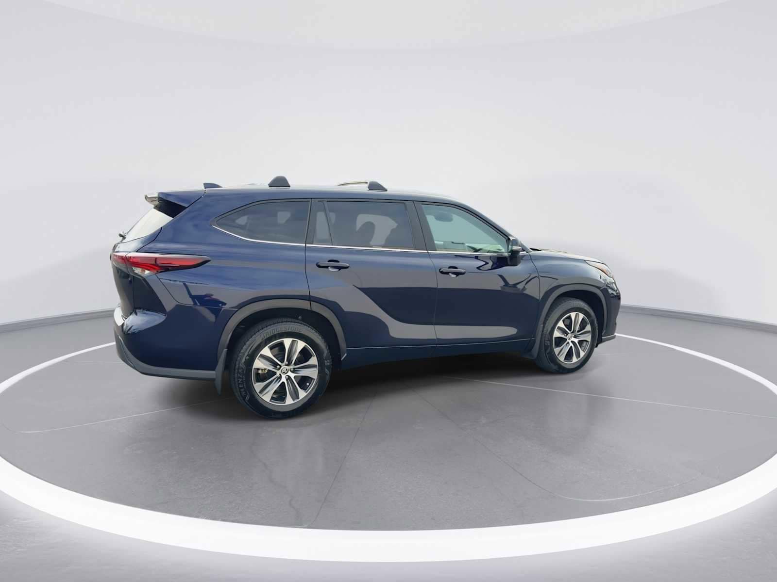 Thumbnail: 2024 Toyota Highlander - 8