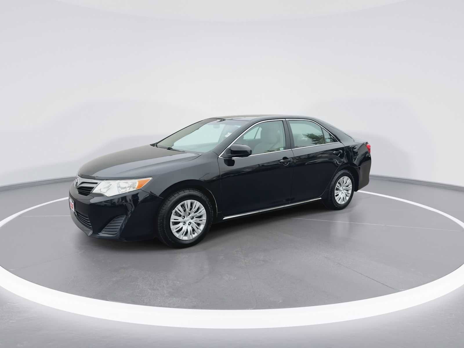 Thumbnail: 2012 Toyota Camry - 4