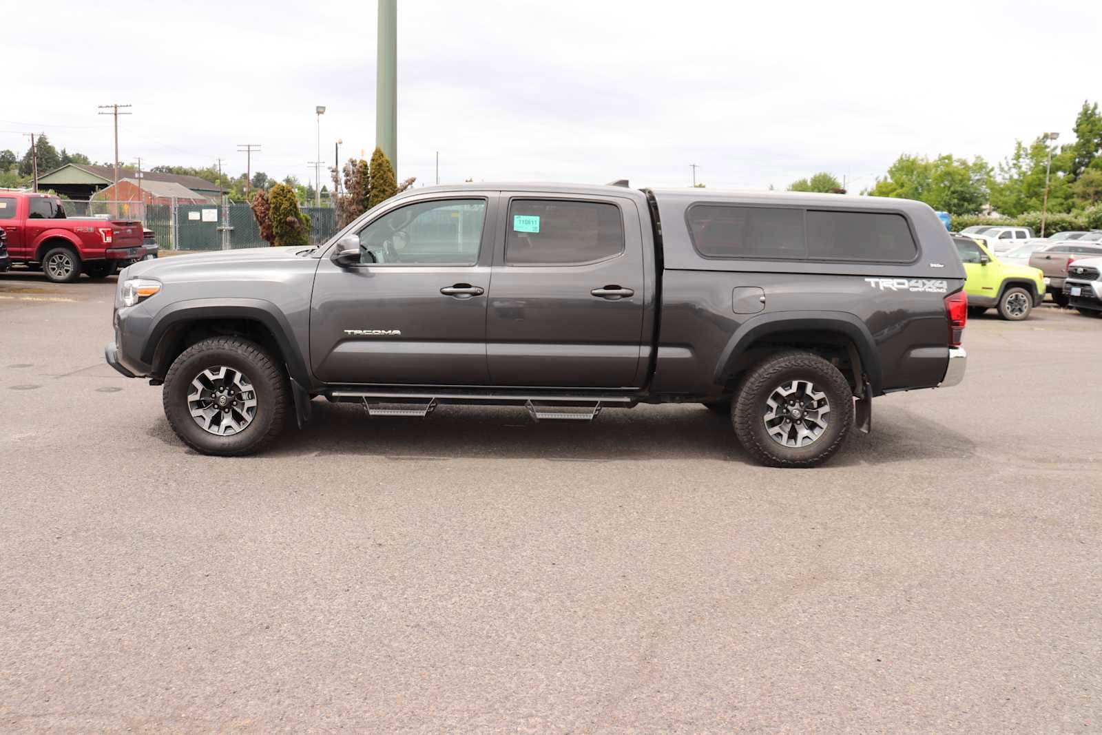Thumbnail: 2018 Toyota Tacoma - 8