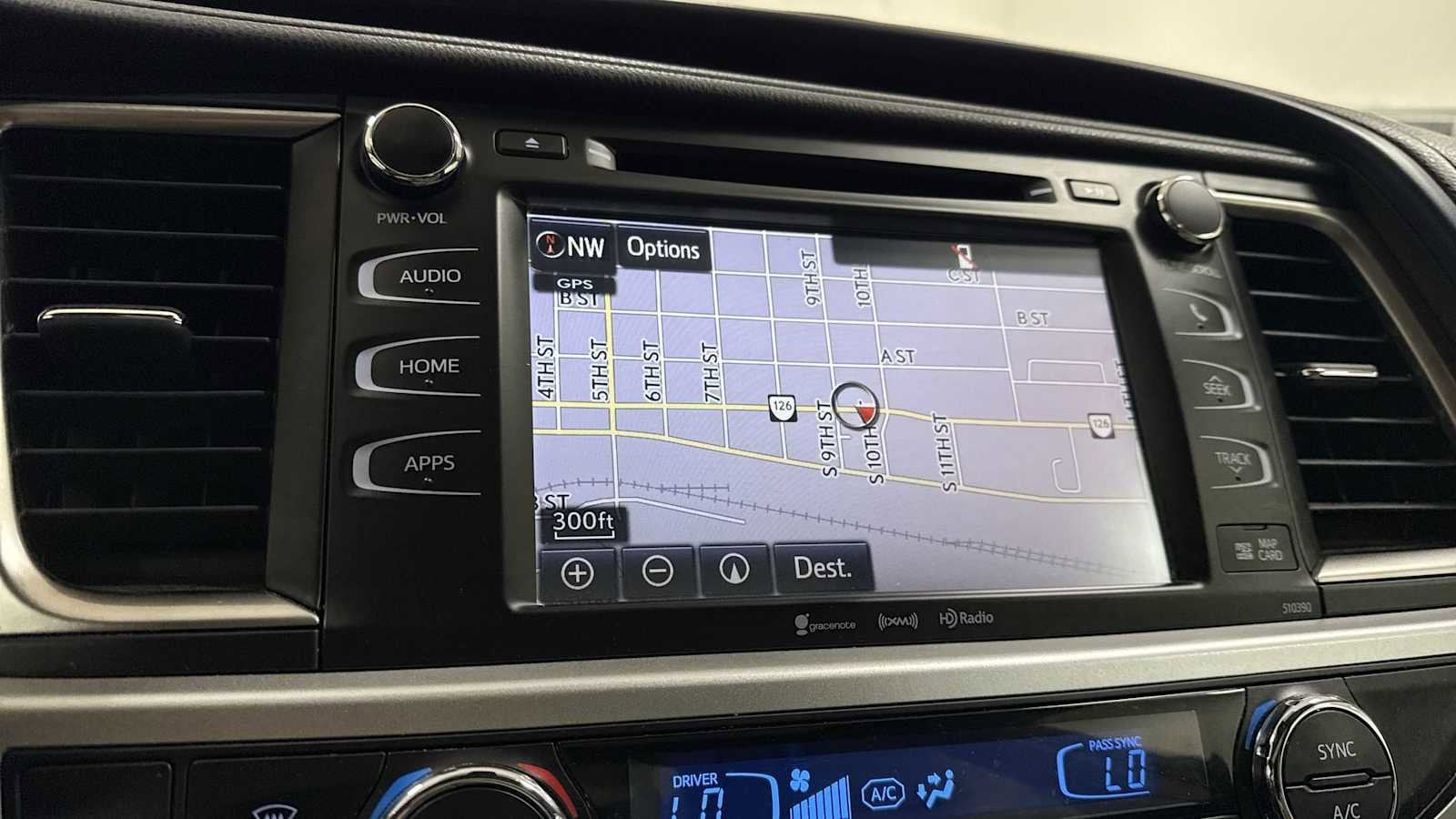 Thumbnail: 2019 Toyota Highlander - 20