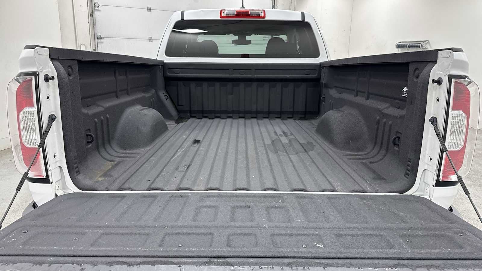 Thumbnail: 2018 GMC Canyon - 27