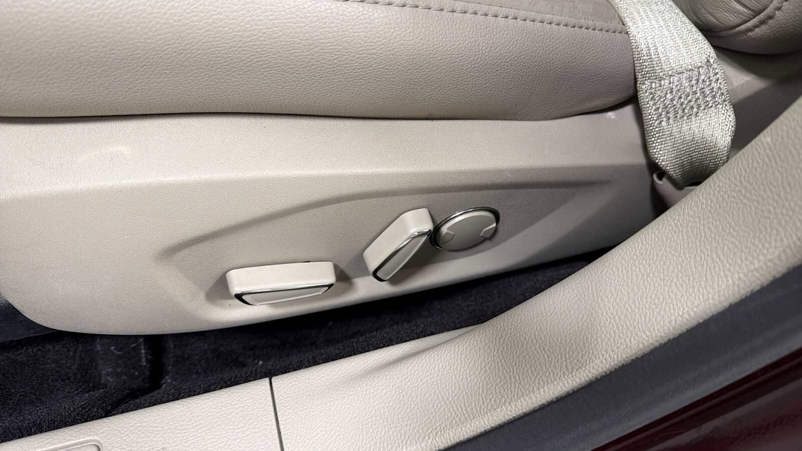 Thumbnail: 2017 Ford Fusion - 14