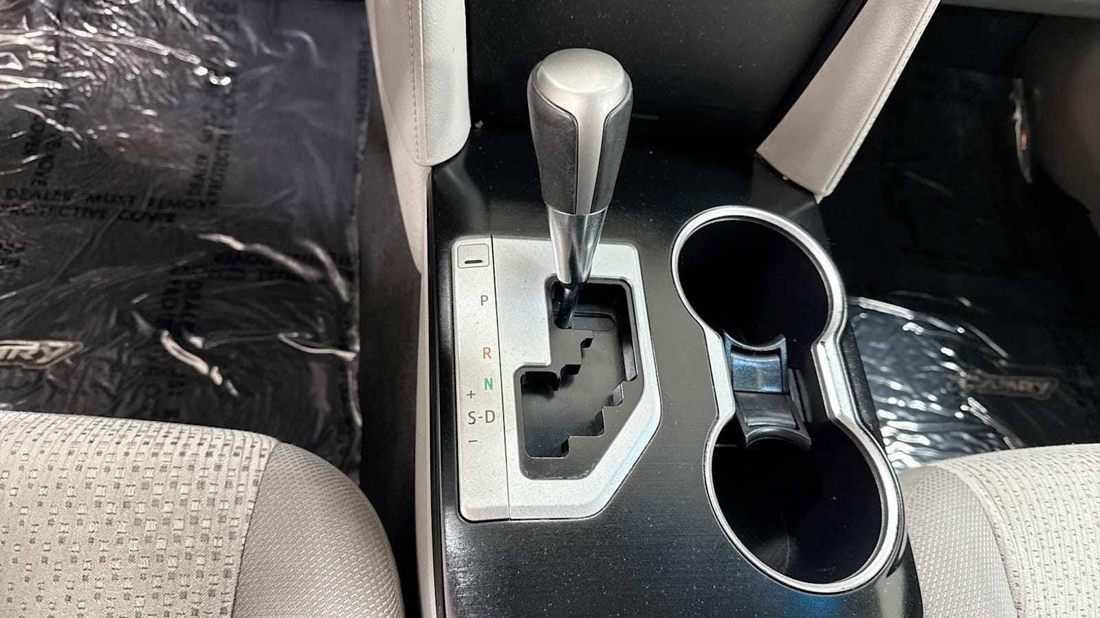 2014 Toyota Camry LE 20
