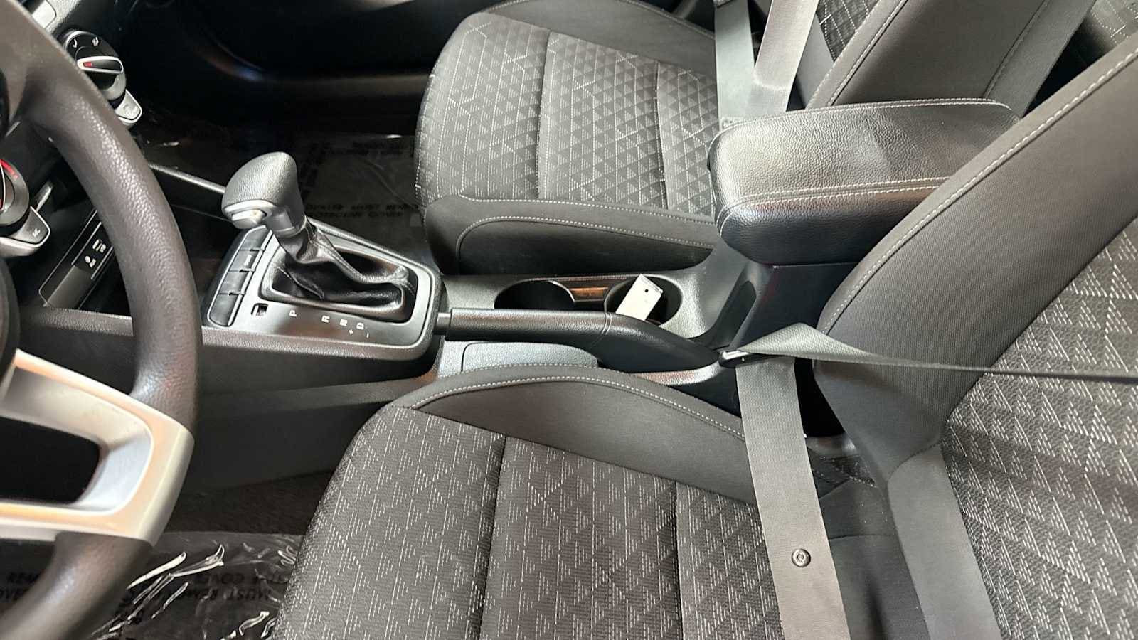 Thumbnail: 2019 Kia Rio - 22