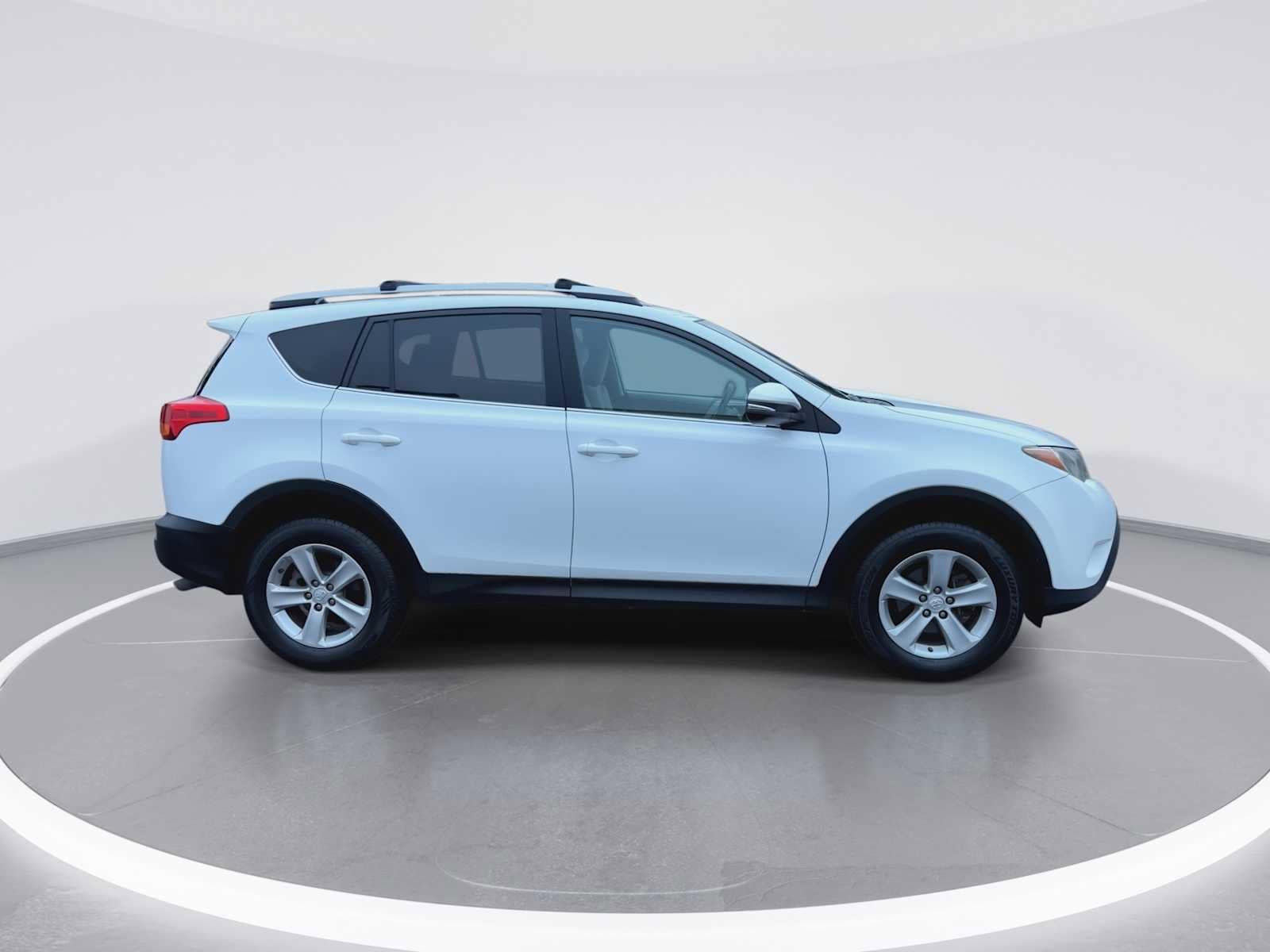 Thumbnail: 2013 Toyota RAV4 - 9