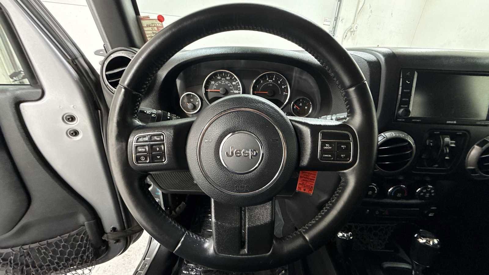 Thumbnail: 2017 Jeep Wrangler - 16