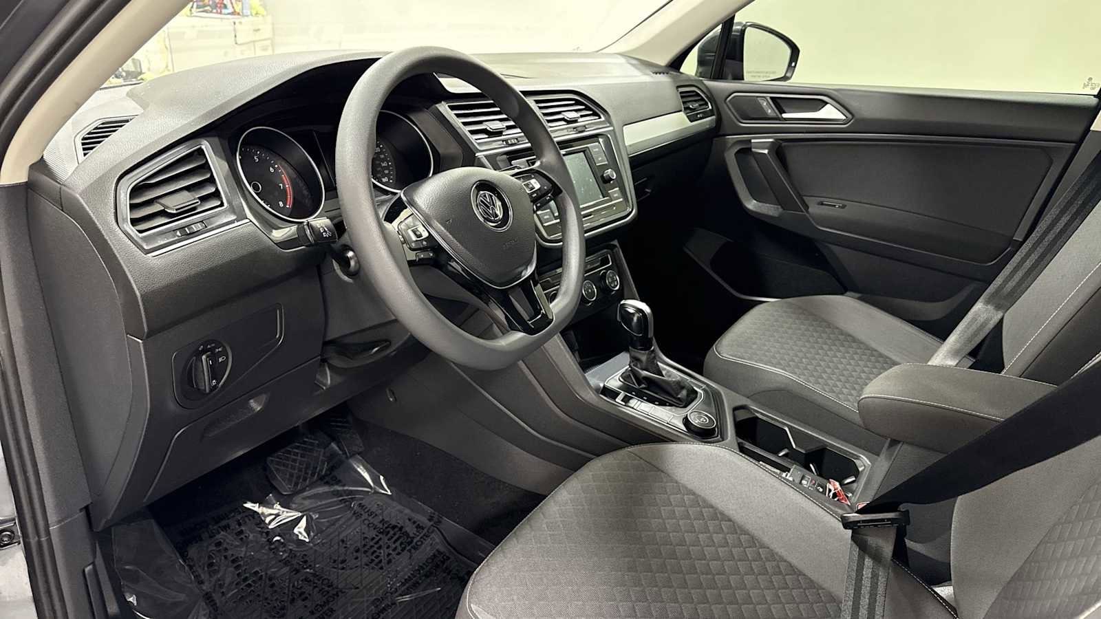 Thumbnail: 2021 Volkswagen Tiguan - 12