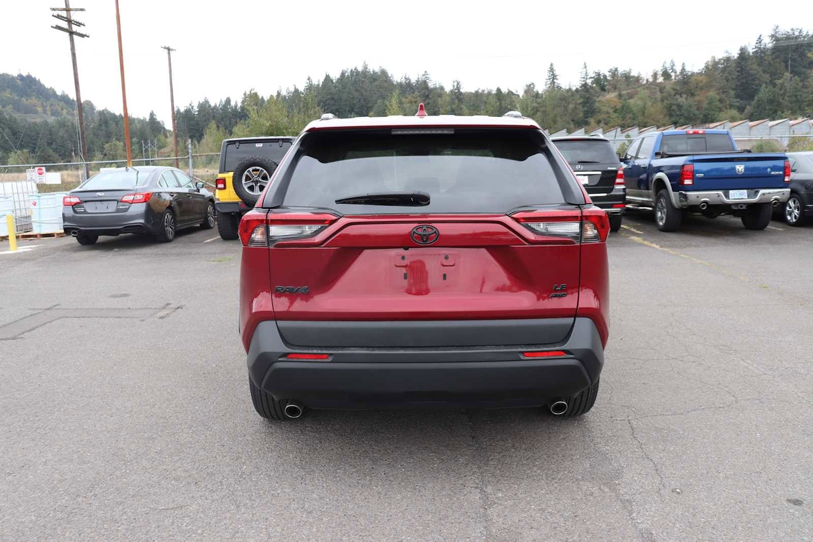 Thumbnail: 2021 Toyota RAV4 - 6