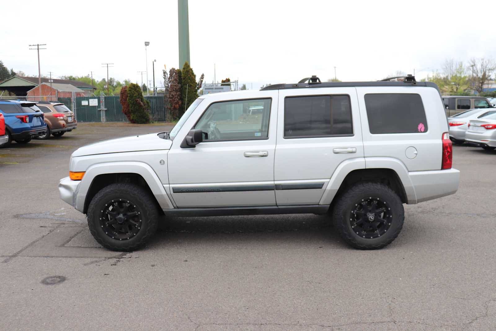 Thumbnail: 2008 Jeep Commander - 8
