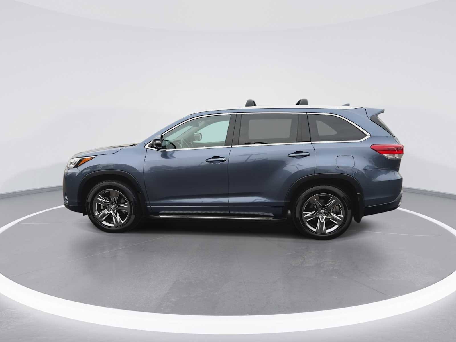 Thumbnail: 2017 Toyota Highlander - 5