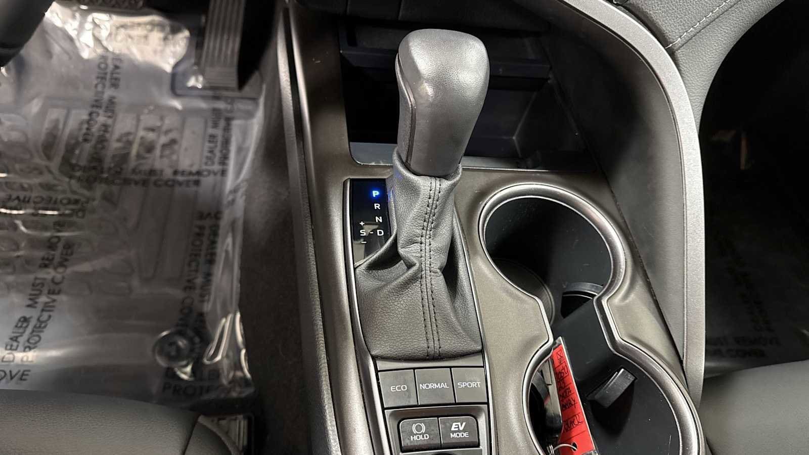 Thumbnail: 2023 Toyota Camry - 21