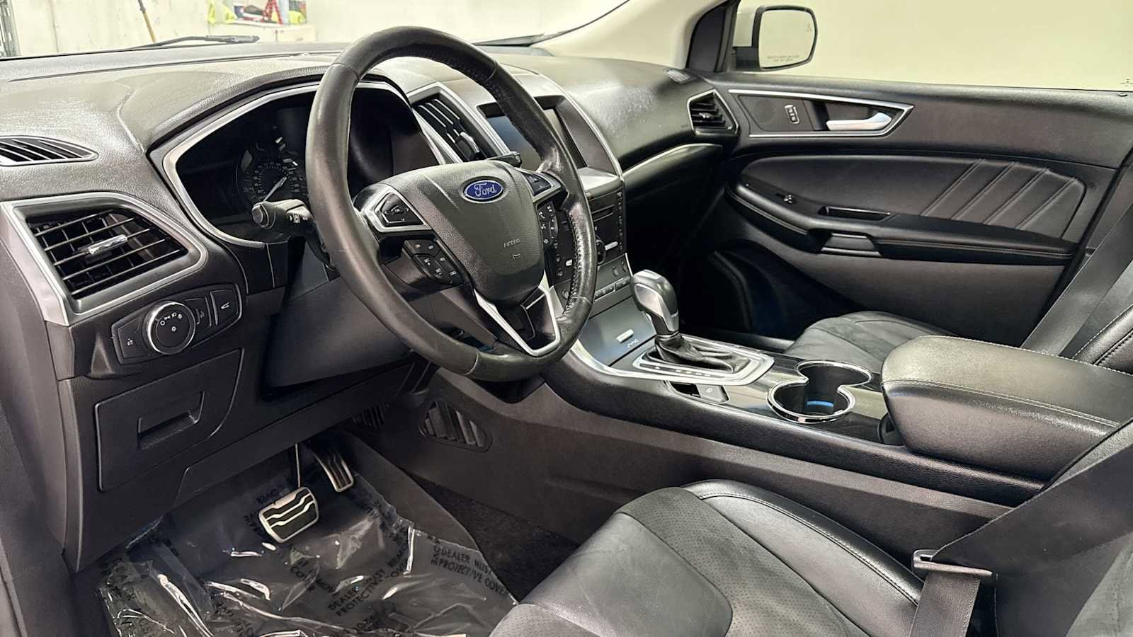 Thumbnail: 2015 Ford Edge - 12