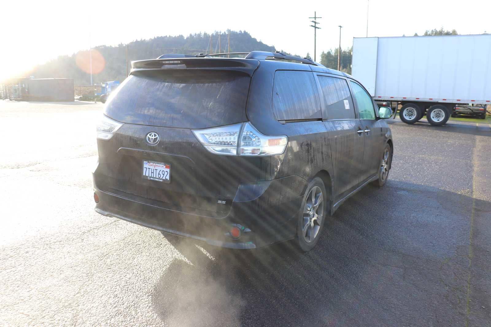 Thumbnail: 2016 Toyota Sienna - 5