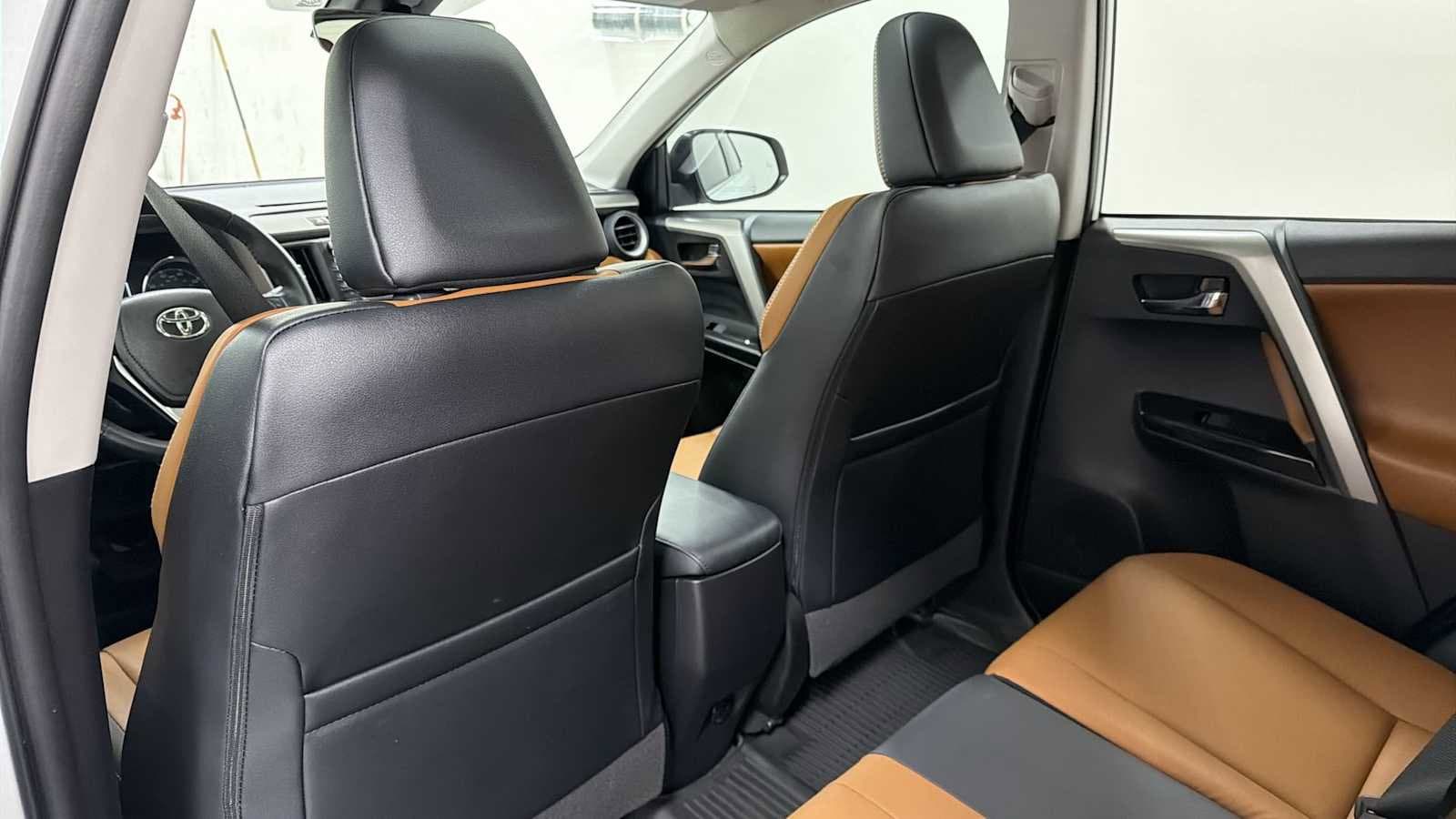 Thumbnail: 2018 Toyota RAV4 - 26