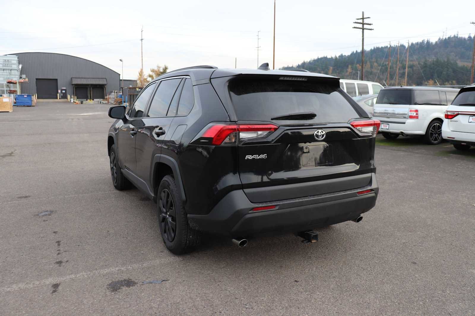 Thumbnail: 2021 Toyota RAV4 - 7