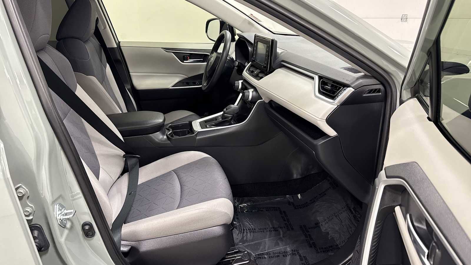 Thumbnail: 2021 Toyota RAV4 - 28