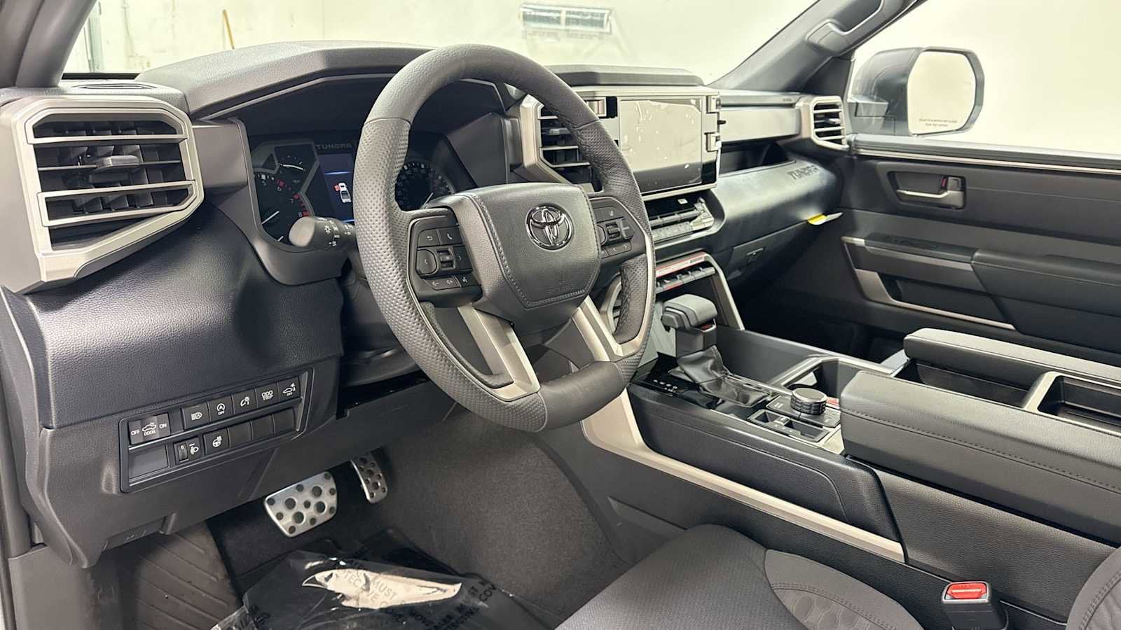 Thumbnail: 2025 Toyota Tundra - 12