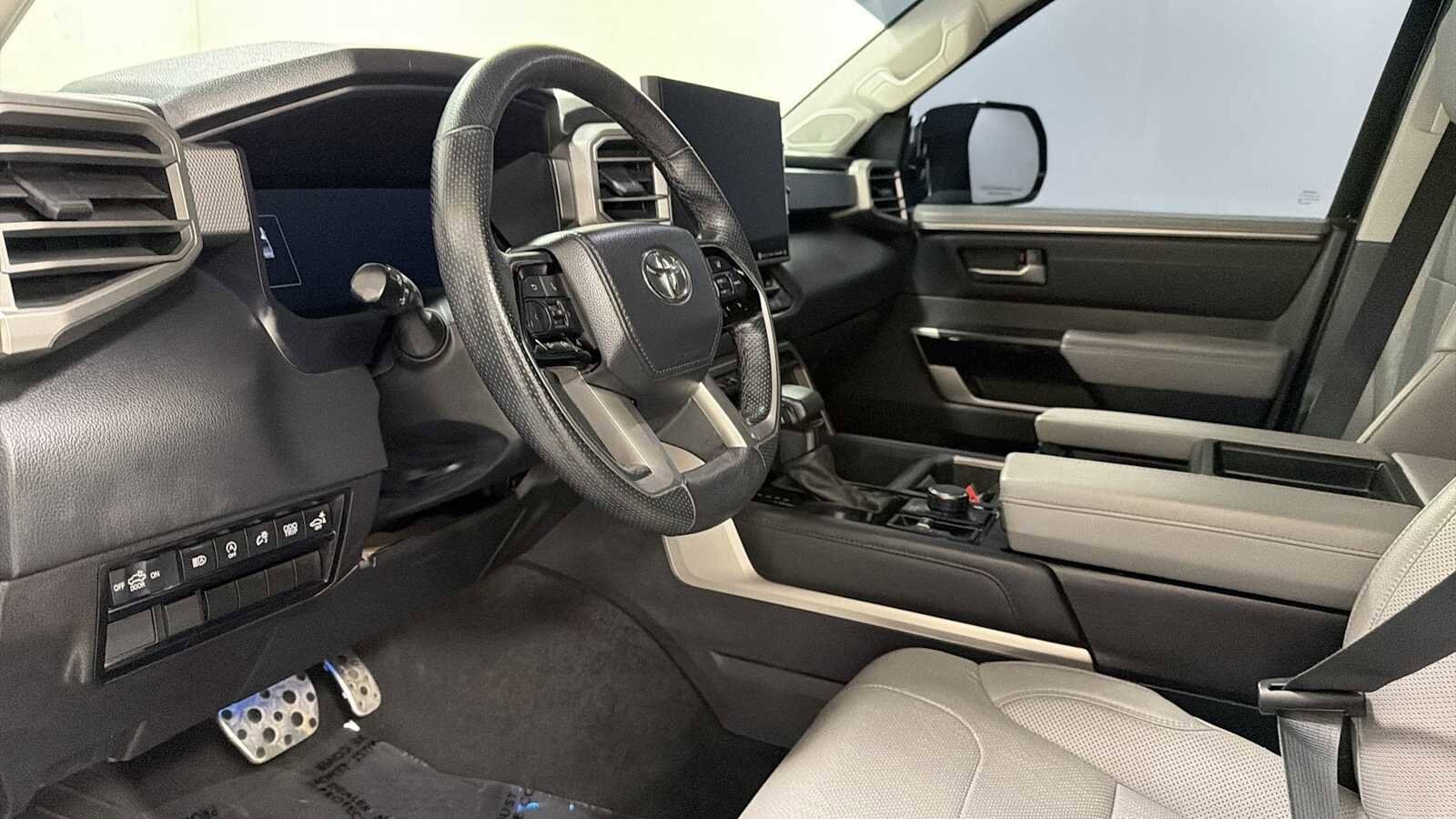 Thumbnail: 2024 Toyota Tundra - 12