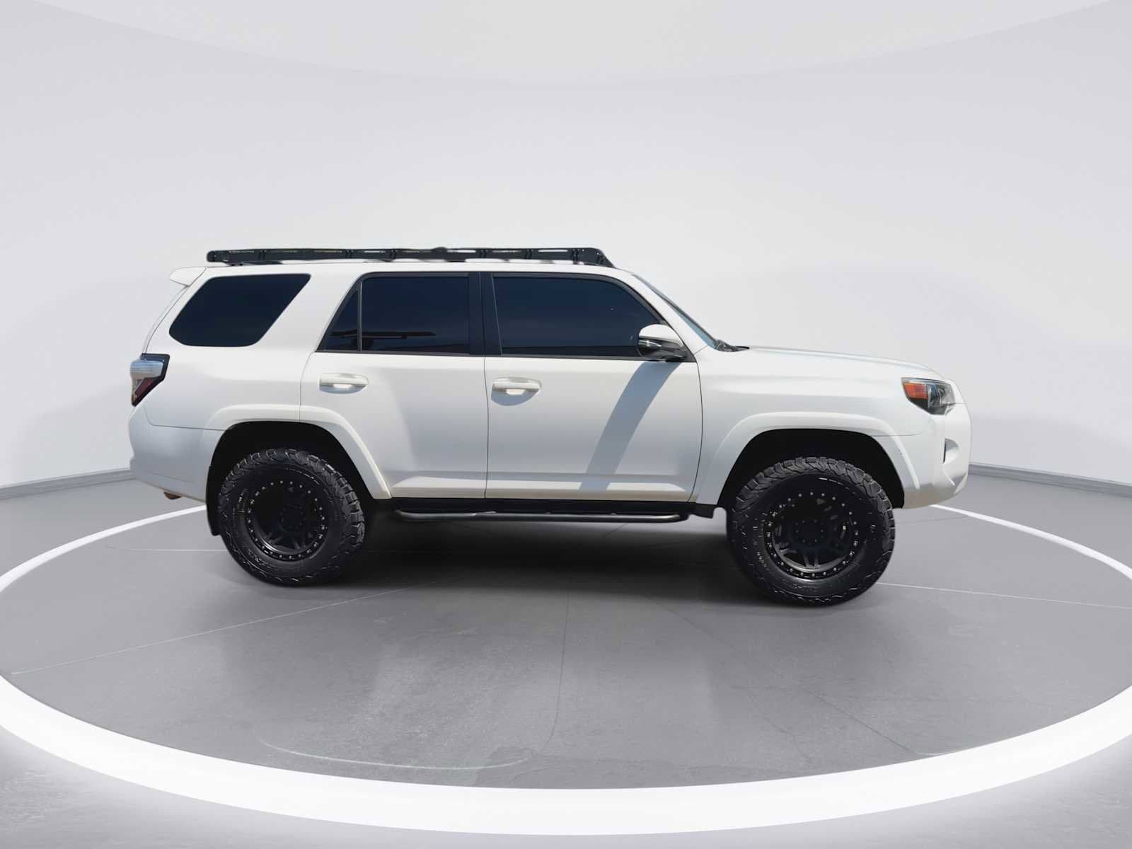 Thumbnail: 2016 Toyota 4Runner - 9