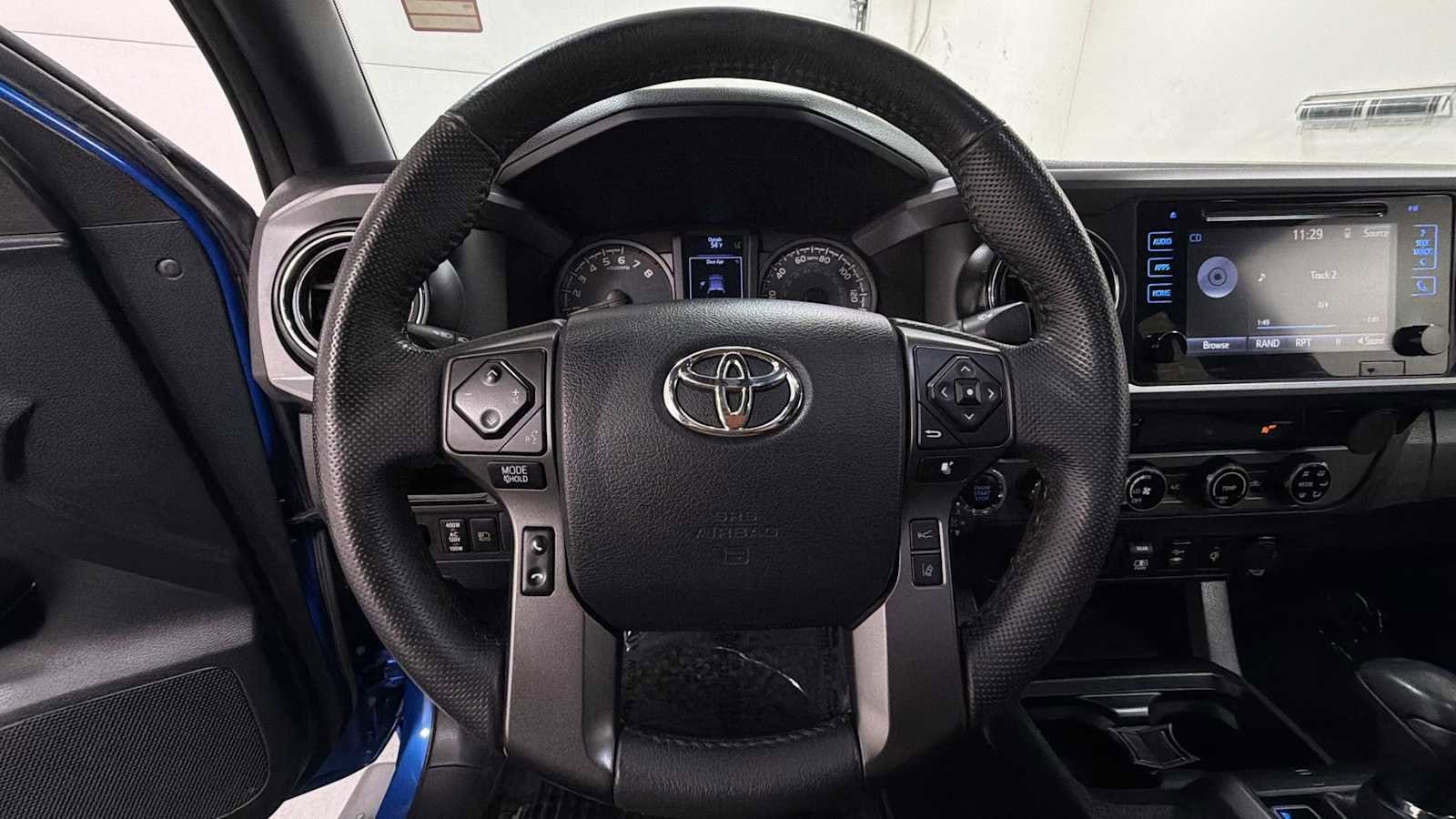 Thumbnail: 2018 Toyota Tacoma - 16