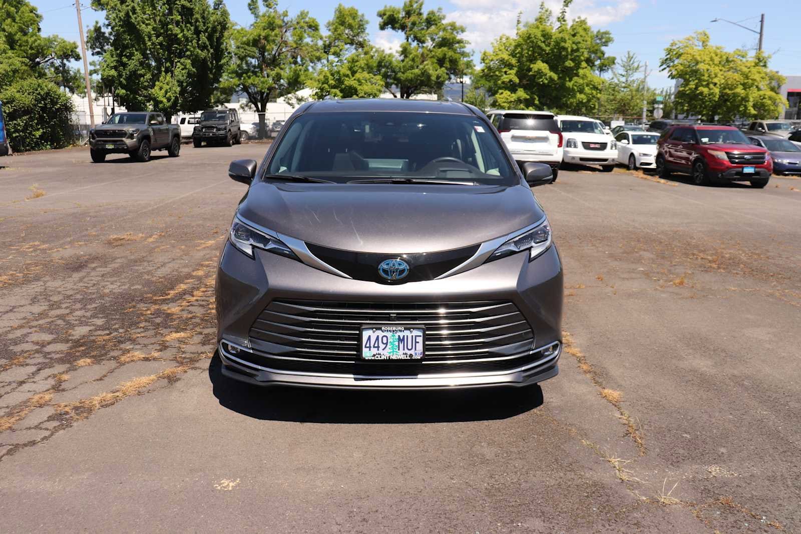 Thumbnail: 2021 Toyota Sienna - 2