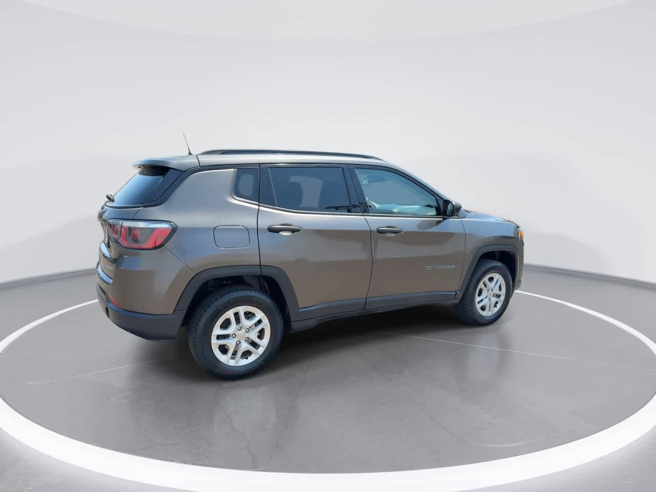 Thumbnail: 2018 Jeep Compass - 8