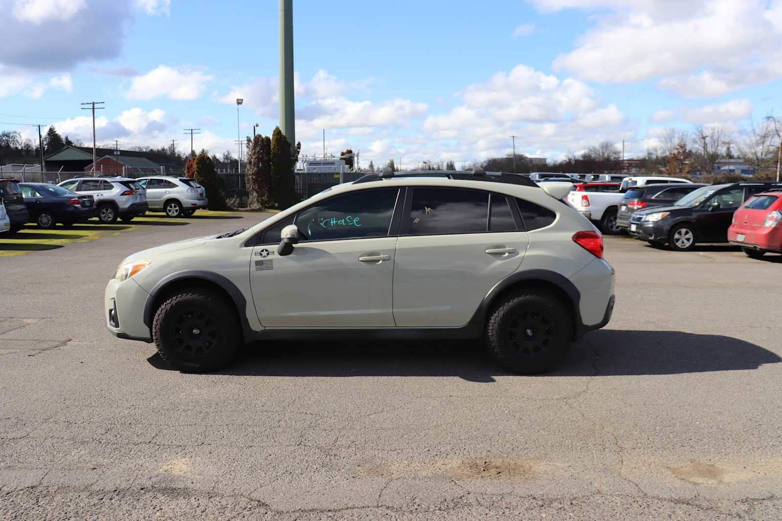 Thumbnail: 2017 Subaru Crosstrek - 8