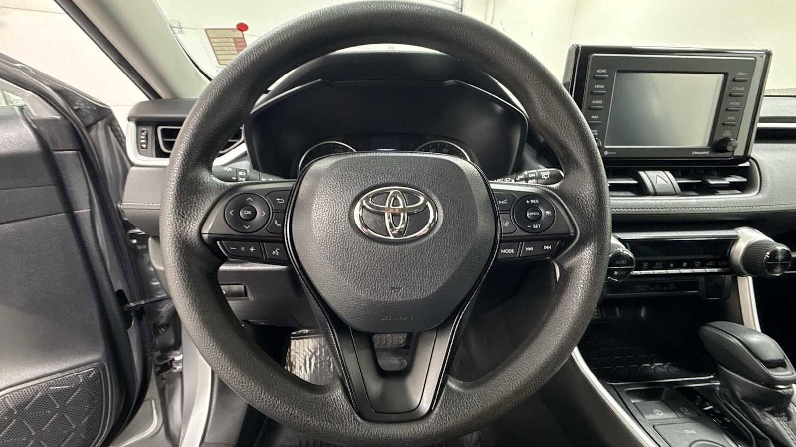 Thumbnail: 2021 Toyota RAV4 - 16