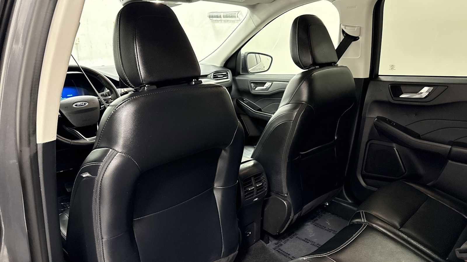 Thumbnail: 2022 Ford Escape - 25