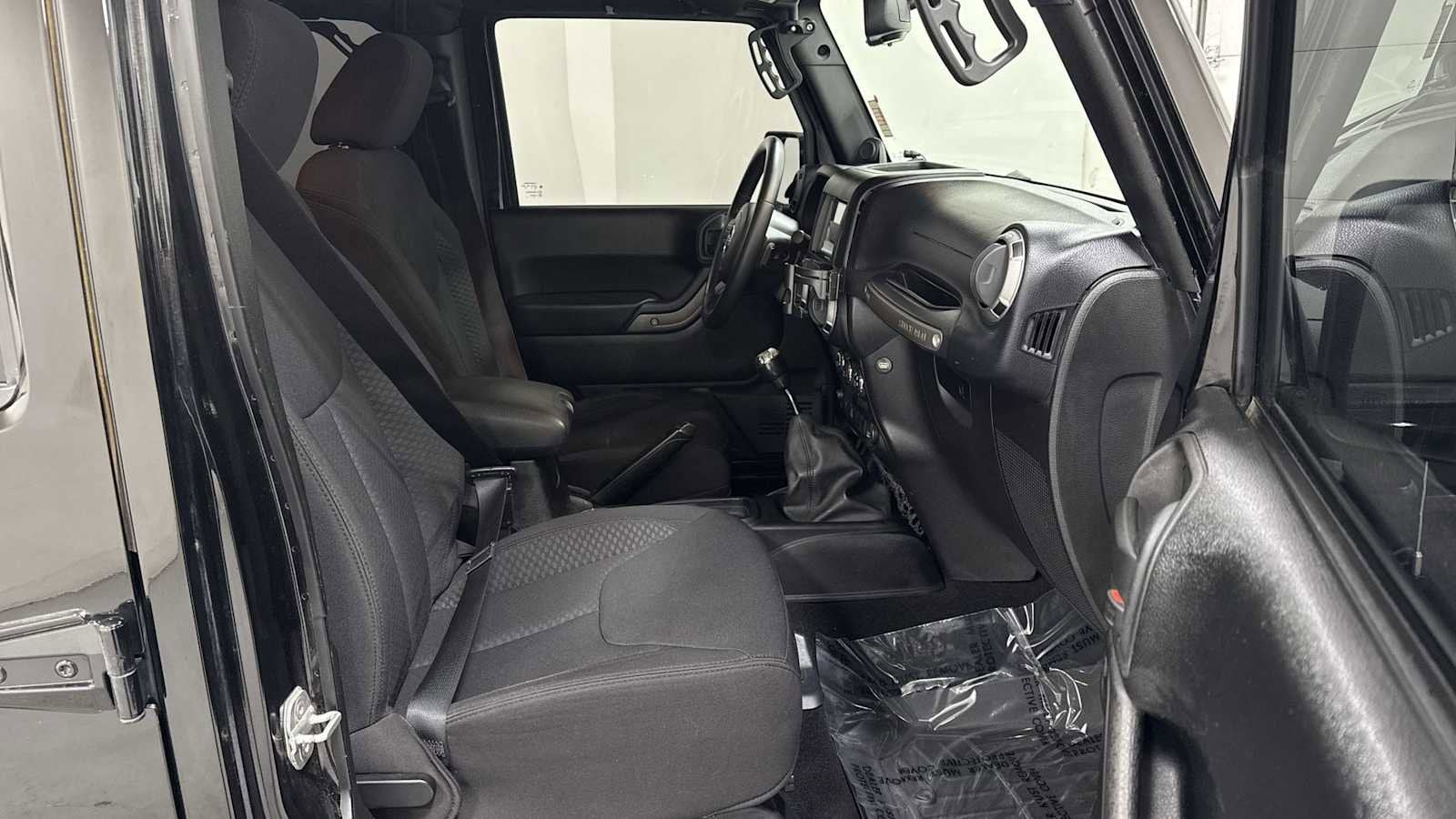 Thumbnail: 2013 Jeep Wrangler - 27