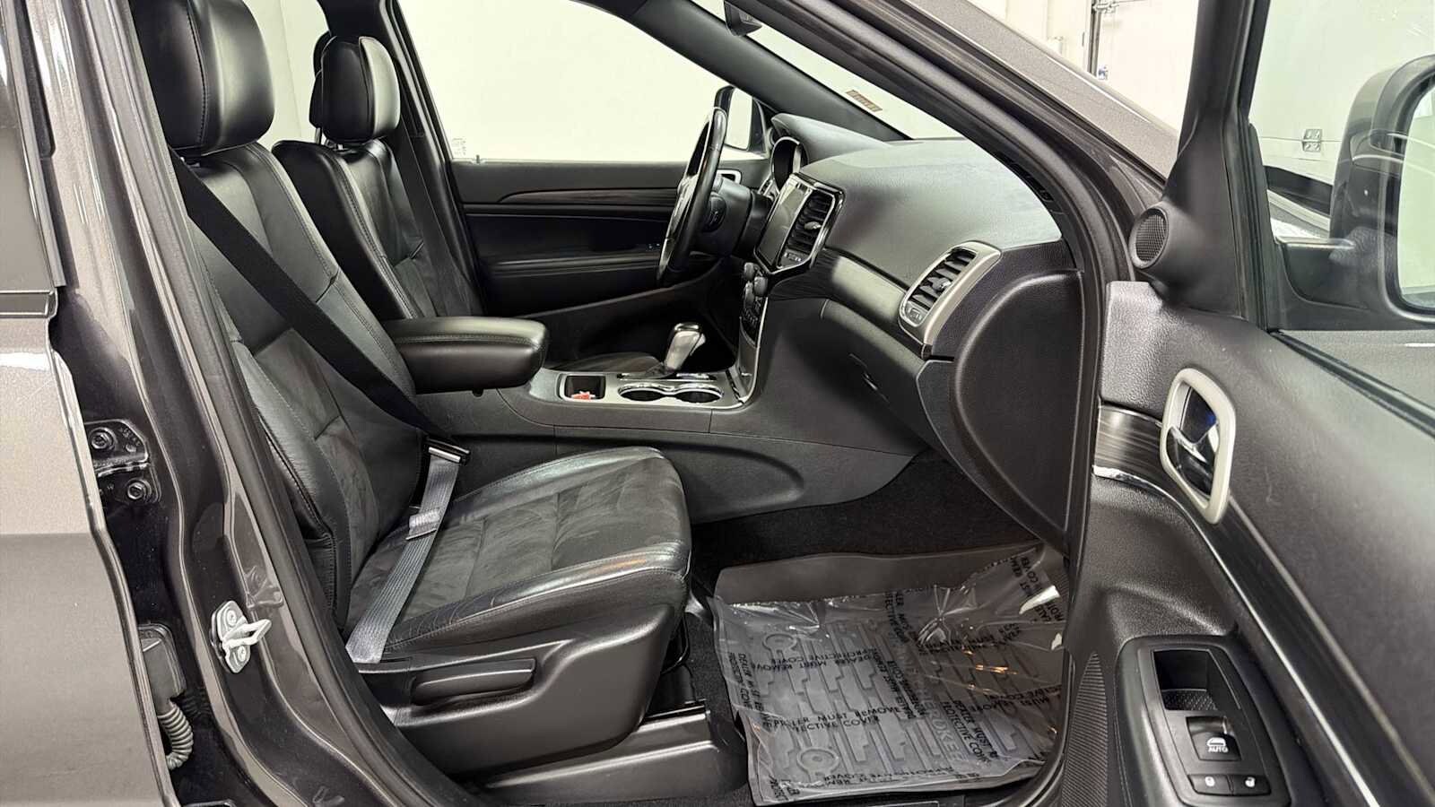 Thumbnail: 2020 Jeep Grand Cherokee - 30